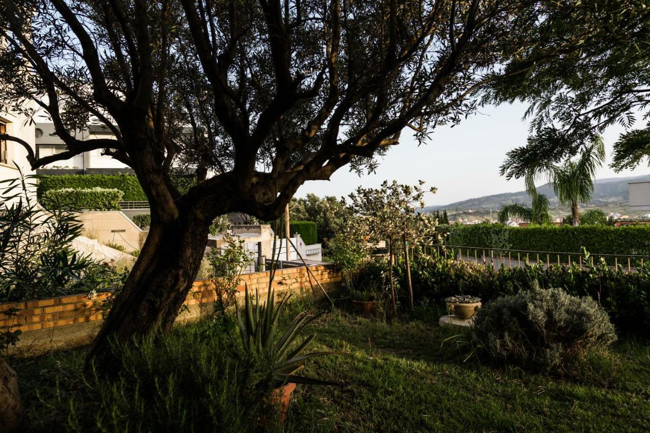 Torre Ancinale Bed and Breakfast Soverato Marina Exteriör bild